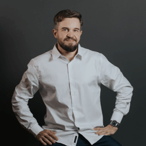 Foto de Bruno Barbizan, fundador da Azzurra Comunicação em Londrina, especialista em marketing digital e tráfego pago.